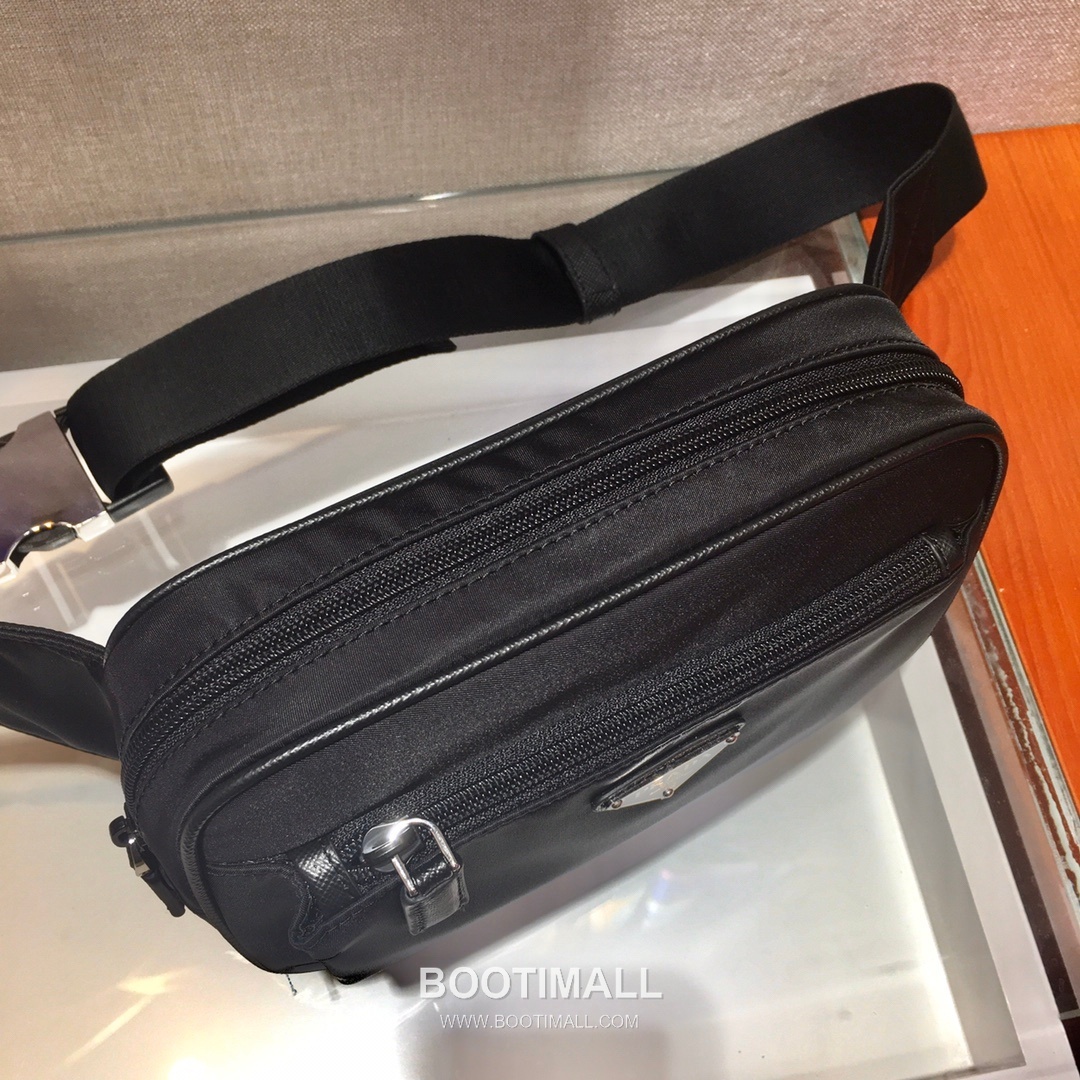 Prada Nylon Waist Bag with Buckle Strap and Triangle Logo 프라다 나일론 버클 스트랩 삼각로고 웨이스트백 2VL977 21cm 7