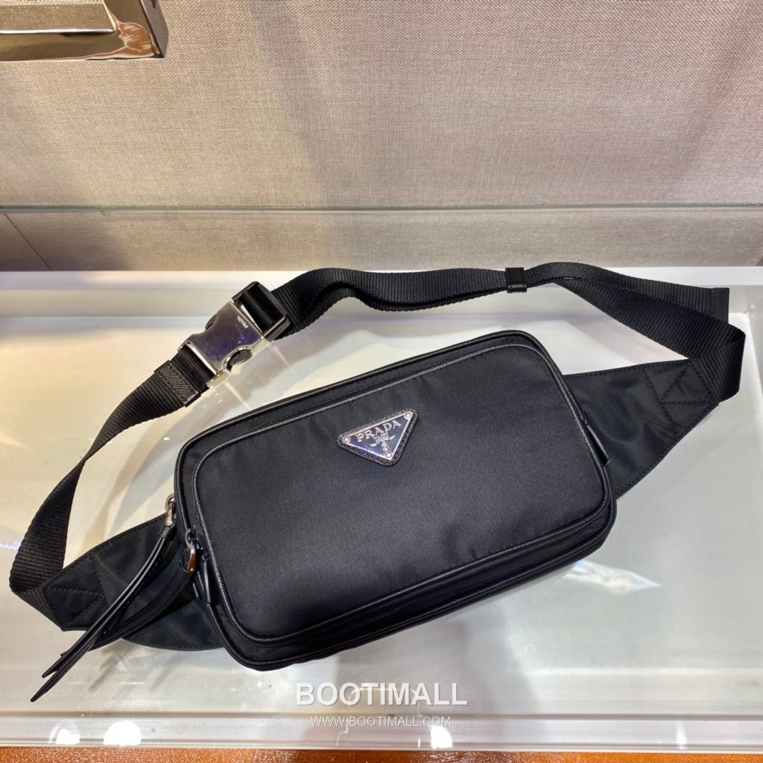 Prada Nylon Leather Waist Bag with Logo Detail and Zip Closure 프라다 나일론 레더 로고 디테일 지퍼 웨이스트백 1BL010 21cm 2
