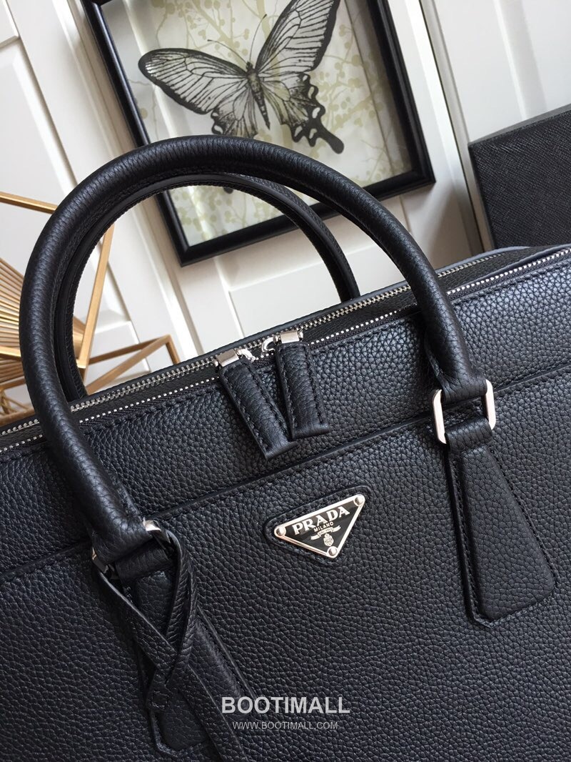Prada Deer Grain Leather Tote Bag with Full Leather Construction 프라다 디어 그레인 레더 풀레더 토트백 36.5cm 2
