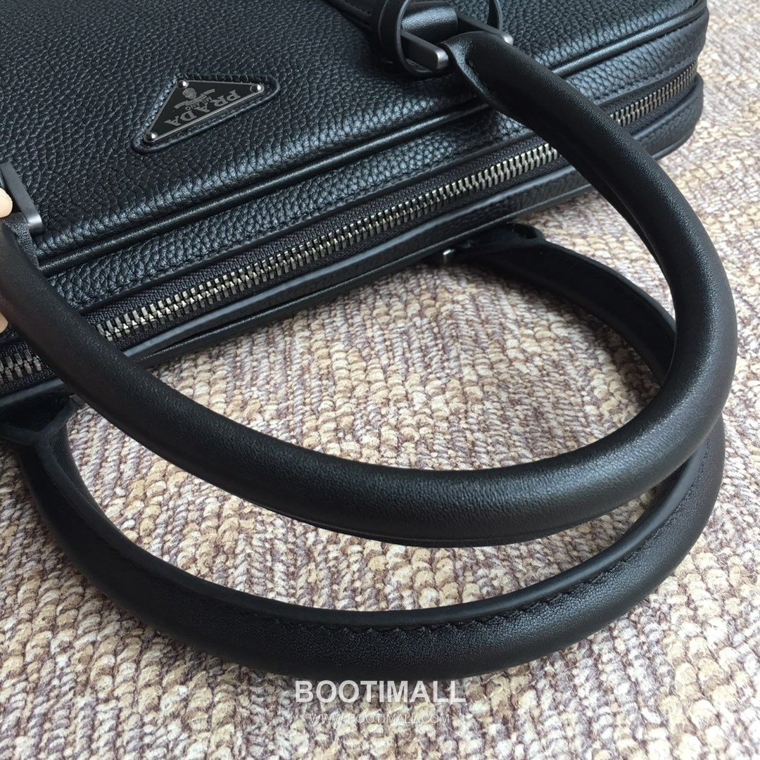 Prada Deer Grain Calfskin Briefcase with Gunmetal Hardware 프라다 디어 그레인 카프스킨 건메탈 하드웨어 브리프케이스 2VE368 36cm 5