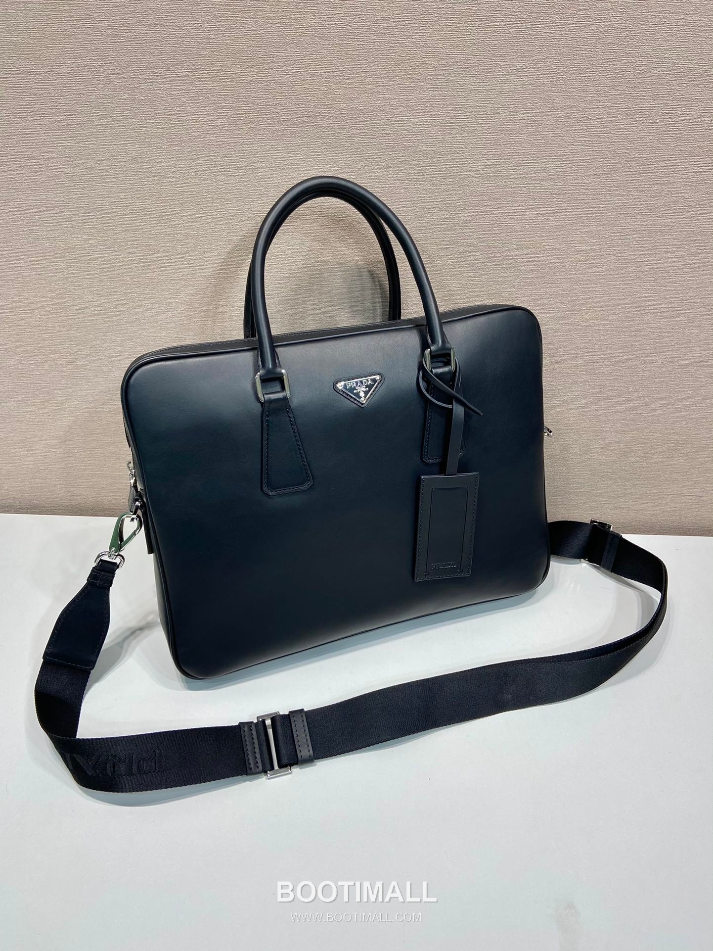 Prada Nappa Leather Briefcase with Dual Compartments and Nylon Strap 프라다 나파 레더 듀얼 컴파트먼트 나일론 스트랩 브리프케이스 2VE368 36cm 2