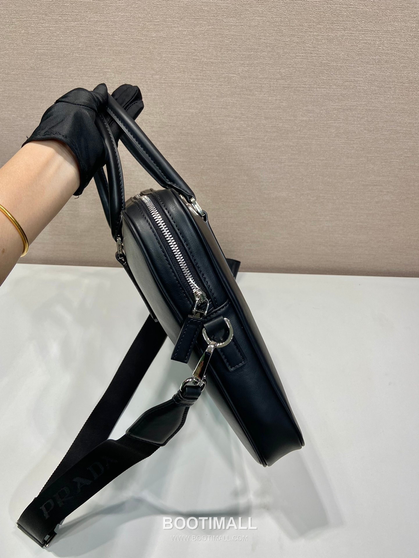 Prada Nappa Leather Briefcase with Dual Compartments and Nylon Strap 프라다 나파 레더 듀얼 컴파트먼트 나일론 스트랩 브리프케이스 2VE368 36cm 5