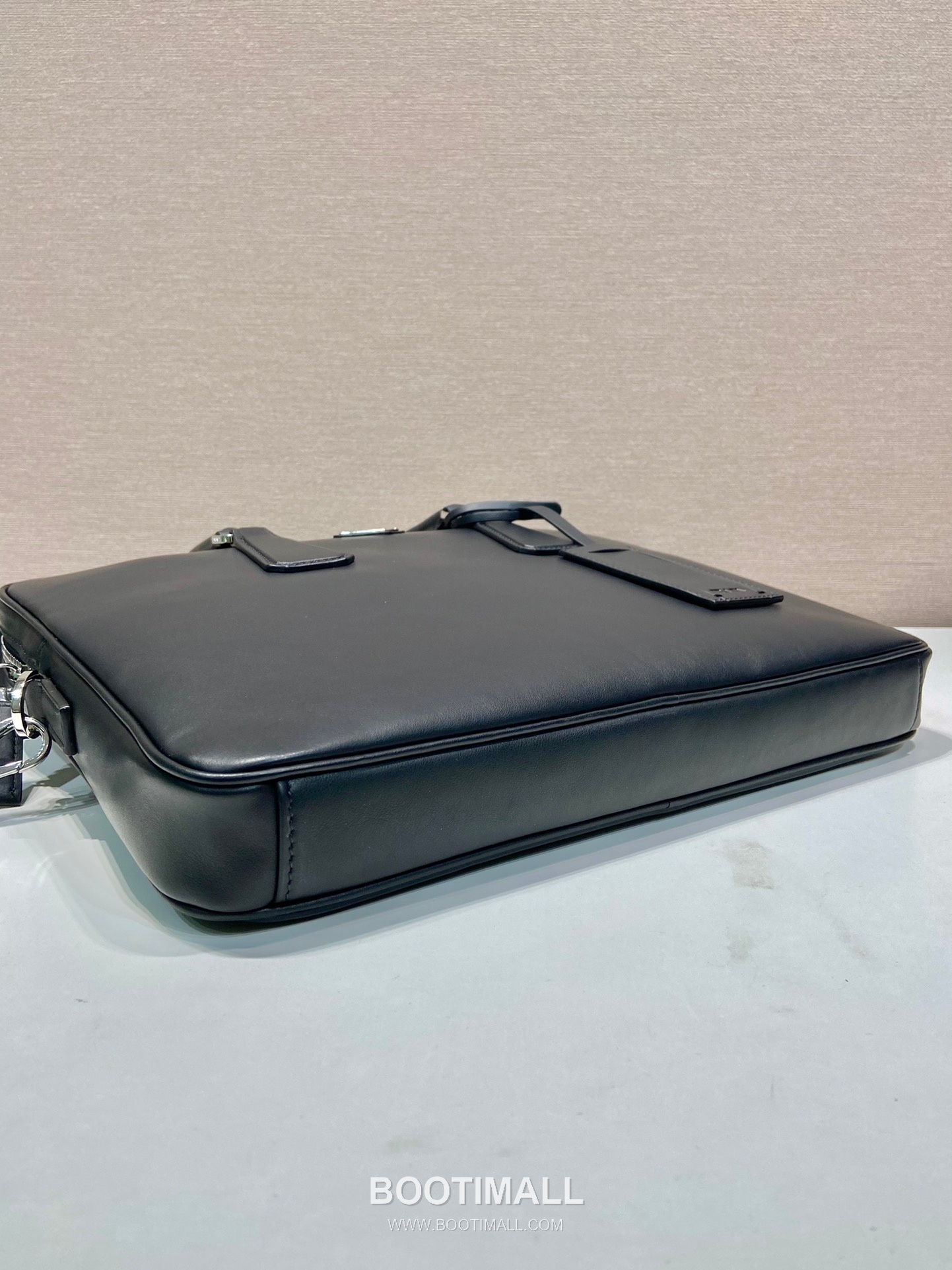 Prada Nappa Leather Briefcase with Dual Compartments and Nylon Strap 프라다 나파 레더 듀얼 컴파트먼트 나일론 스트랩 브리프케이스 2VE368 36cm 6