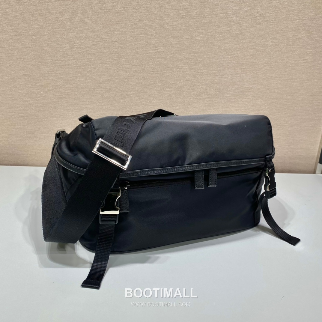 Prada Nylon Saffiano Leather Flap Messenger Bag with Triangle Logo 프라다 나일론 사피아노 레더 플랩 메신저백 2VH991A 32cm 3