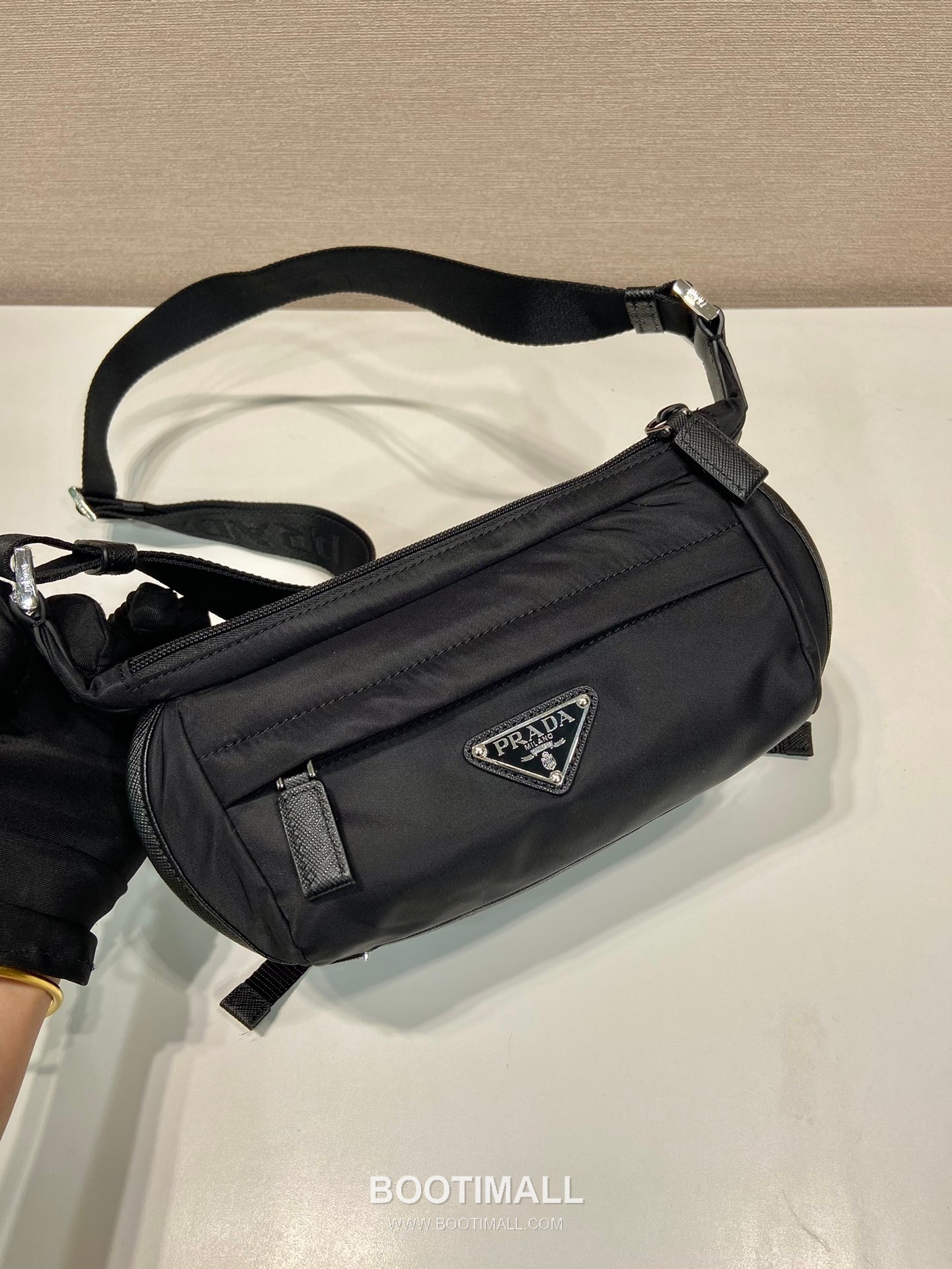 Prada Nylon Saffiano Leather Mini Flap Messenger Bag with Triangle Logo 프라다 나일론 사피아노 레더 미니 플랩 메신저백 2VH171 20cm 4