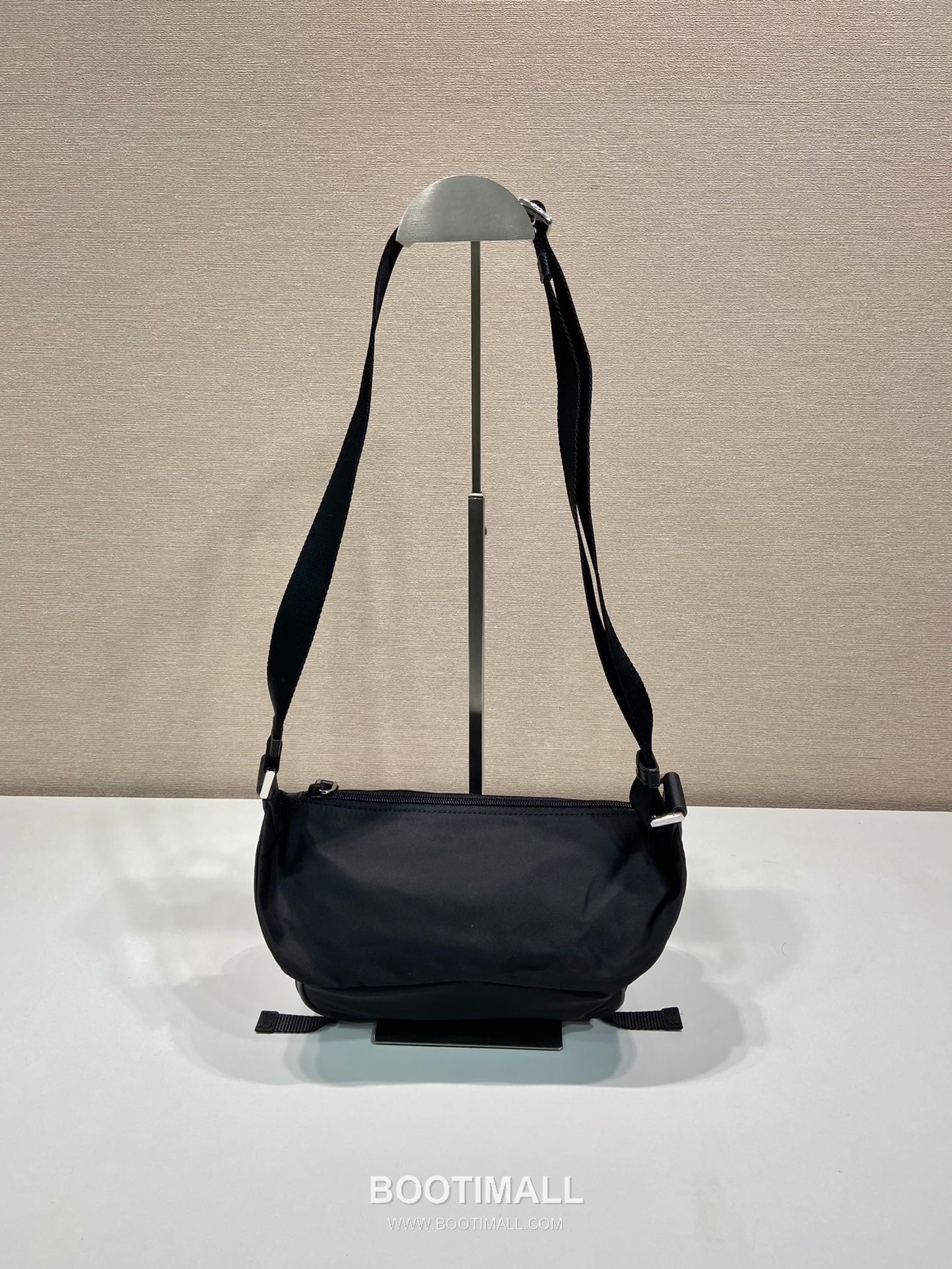 Prada Nylon Saffiano Leather Mini Flap Messenger Bag with Triangle Logo 프라다 나일론 사피아노 레더 미니 플랩 메신저백 2VH171 20cm 5