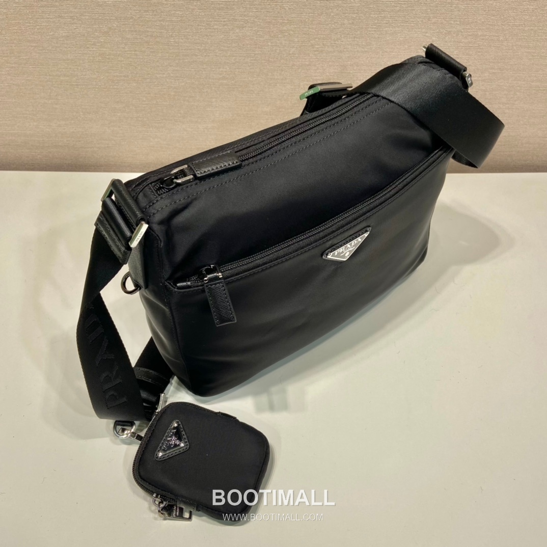 Prada Fabric Shoulder Bag with Detachable Pouch and Triangle Logo 프라다 패브릭 탈부착 파우치 삼각로고 숄더백 1BC421 30cm 3