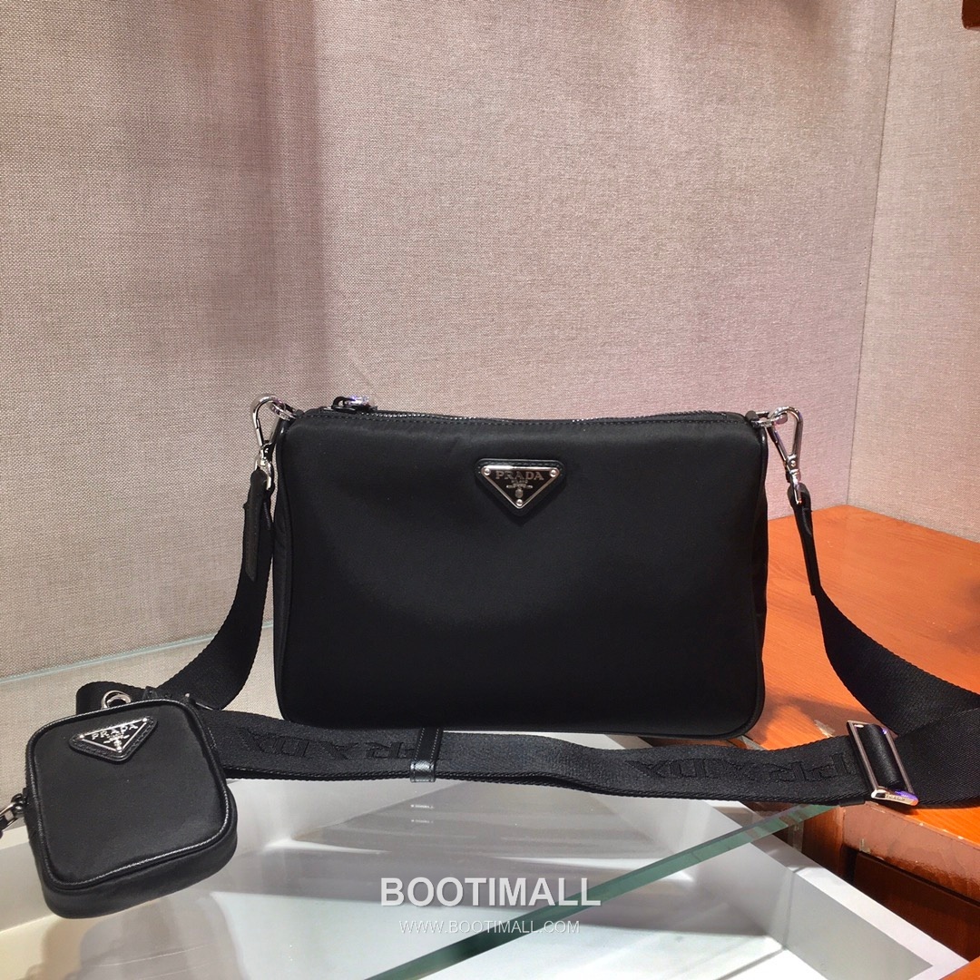 Prada Nylon Chain Strap Crossbody Bag with Detachable Pouch and Logo Detail 프라다 나일론 체인 스트랩 탈부착 파우치 크로스백 2VH113 24cm 3
