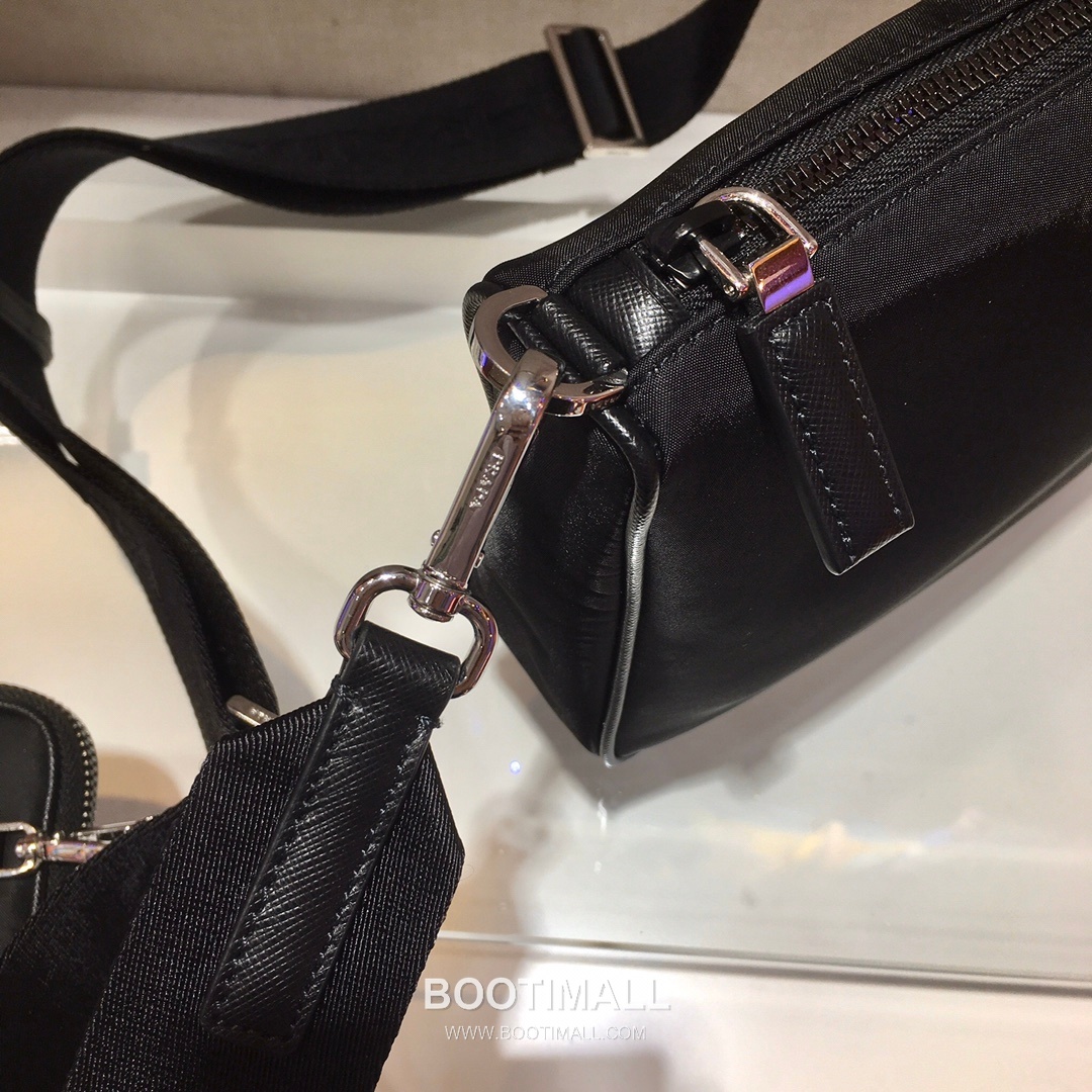 Prada Nylon Chain Strap Crossbody Bag with Detachable Pouch and Logo Detail 프라다 나일론 체인 스트랩 탈부착 파우치 크로스백 2VH113 24cm 7