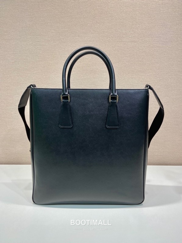 Prada Saffiano Leather Tote Bag with Adjustable Strap and Minimal Design 프라다 사피아노 레더 스트랩 미니멀 토트백 2VG115 36cm 6