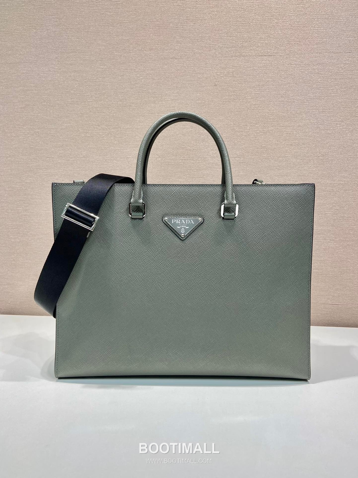 Prada Saffiano Leather Briefcase with Nylon Strap and Zip Closure 프라다 사피아노 레더 나일론 스트랩 지퍼 브리프케이스 2VG101 40cm 2