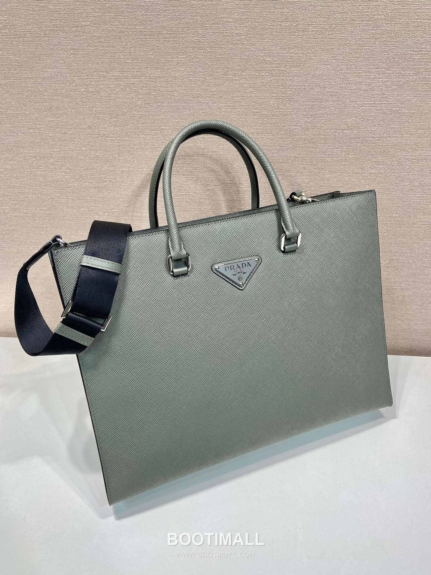 Prada Saffiano Leather Briefcase with Nylon Strap and Zip Closure 프라다 사피아노 레더 나일론 스트랩 지퍼 브리프케이스 2VG101 40cm 3