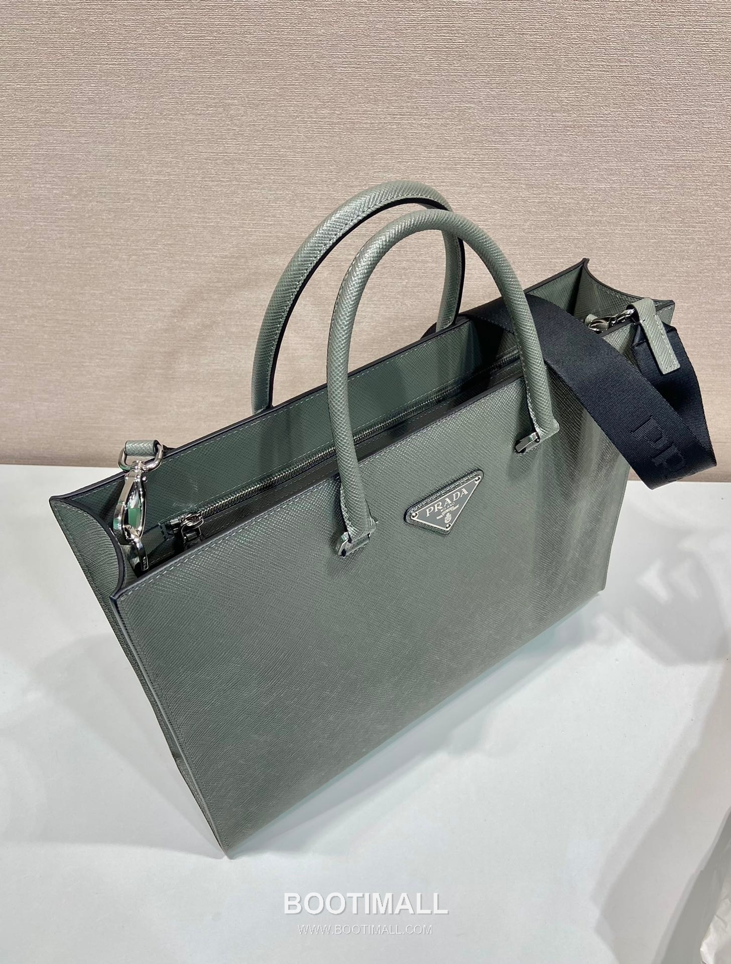 Prada Saffiano Leather Briefcase with Nylon Strap and Zip Closure 프라다 사피아노 레더 나일론 스트랩 지퍼 브리프케이스 2VG101 40cm 4