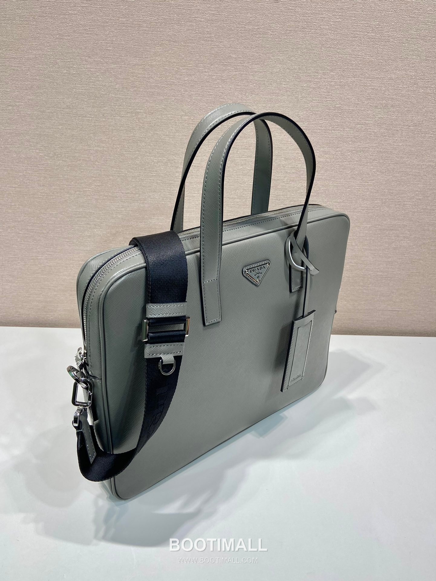 Prada Saffiano Leather Briefcase with Nylon Strap and Dual Pocket Design 프라다 사피아노 레더 나일론 스트랩 듀얼 포켓 브리프케이스 2VE368 36cm 3