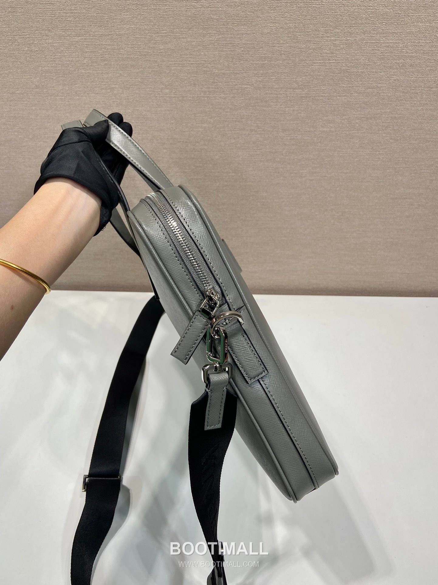 Prada Saffiano Leather Briefcase with Nylon Strap and Dual Pocket Design 프라다 사피아노 레더 나일론 스트랩 듀얼 포켓 브리프케이스 2VE368 36cm 5