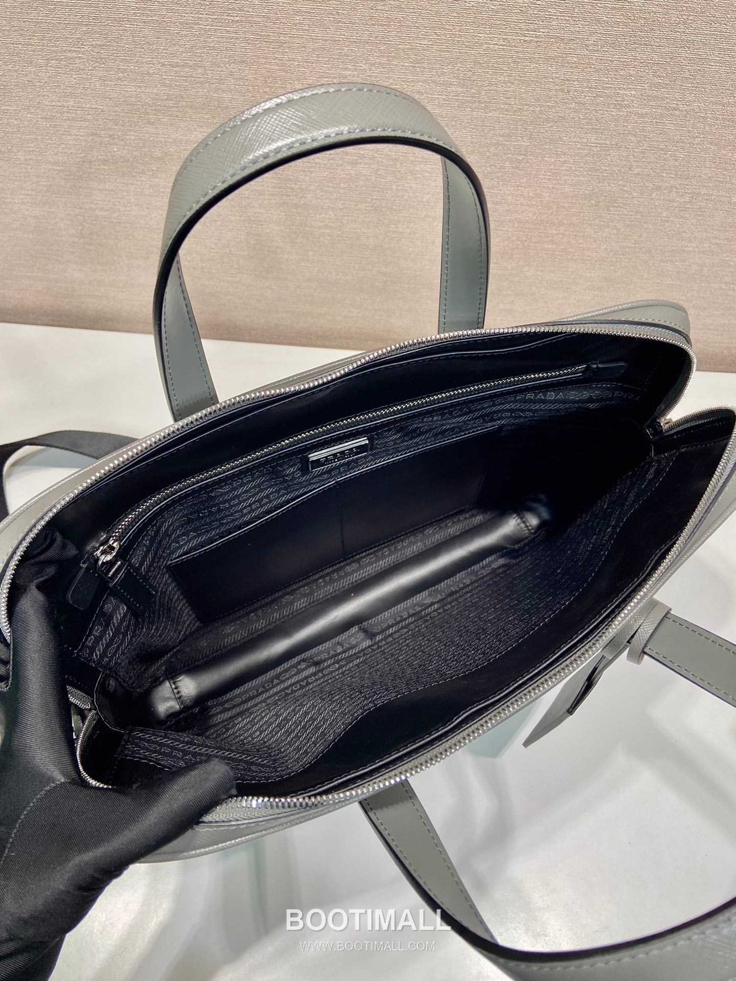 Prada Saffiano Leather Briefcase with Nylon Strap and Dual Pocket Design 프라다 사피아노 레더 나일론 스트랩 듀얼 포켓 브리프케이스 2VE368 36cm 8