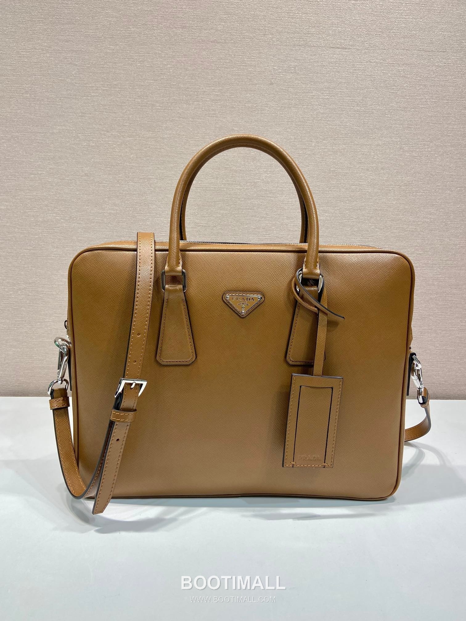 Prada Saffiano Leather Briefcase with Nylon Strap and Dual Pocket Design 프라다 사피아노 레더 나일론 스트랩 듀얼 포켓 브리프케이스 2VE368 36cm 1