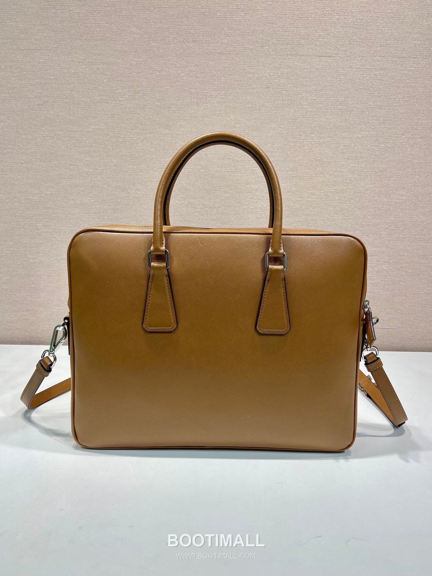 Prada Saffiano Leather Briefcase with Nylon Strap and Dual Pocket Design 프라다 사피아노 레더 나일론 스트랩 듀얼 포켓 브리프케이스 2VE368 36cm 4