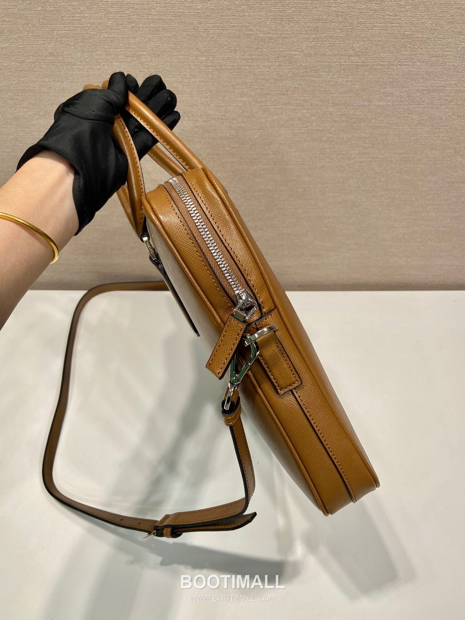 Prada Saffiano Leather Briefcase with Nylon Strap and Dual Pocket Design 프라다 사피아노 레더 나일론 스트랩 듀얼 포켓 브리프케이스 2VE368 36cm 5