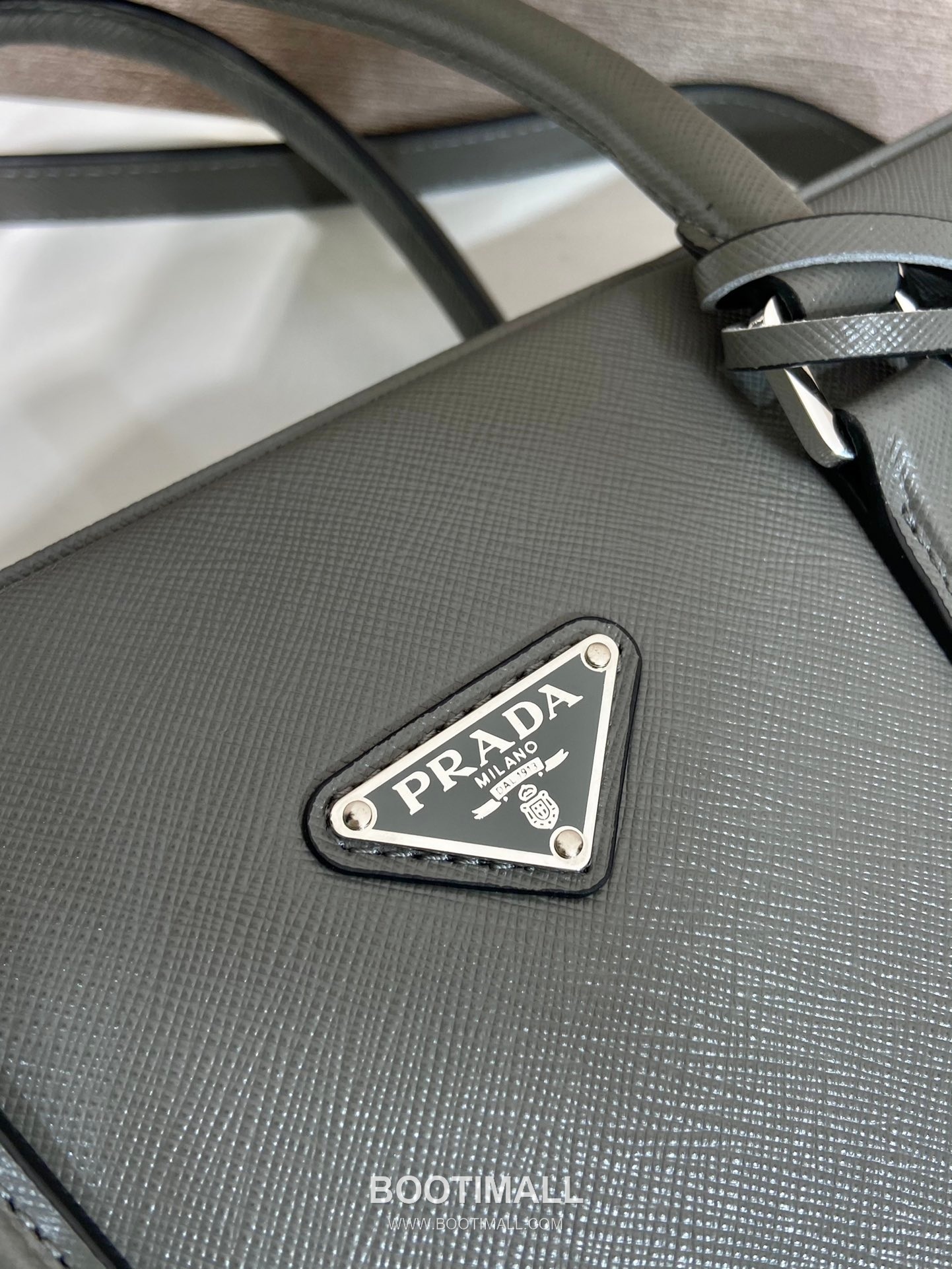 Prada Saffiano Leather Slim Briefcase with Ultra Thin Profile 프라다 사피아노 레더 슬림 브리프케이스 2VE0368 37cm 7