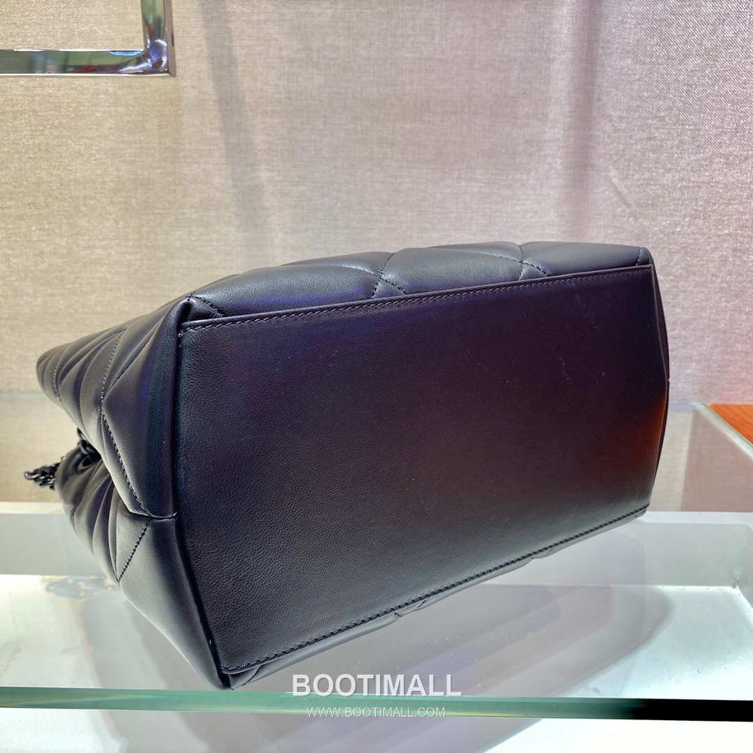 Prada Quilted Lambskin Tote Bag with Chain Strap and Metal Logo 프라다 퀼팅 램스킨 체인 스트랩 메탈로고 토트백 1BG298 26.5cm 6