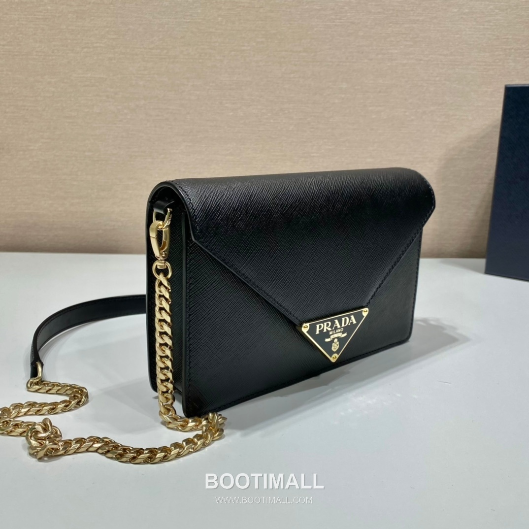 Prada Saffiano Leather Flap Crossbody Bag with Enamel Triangle Logo 프라다 사피아노 레더 플랩 삼각로고 크로스백 1BD318 21.5cm 3