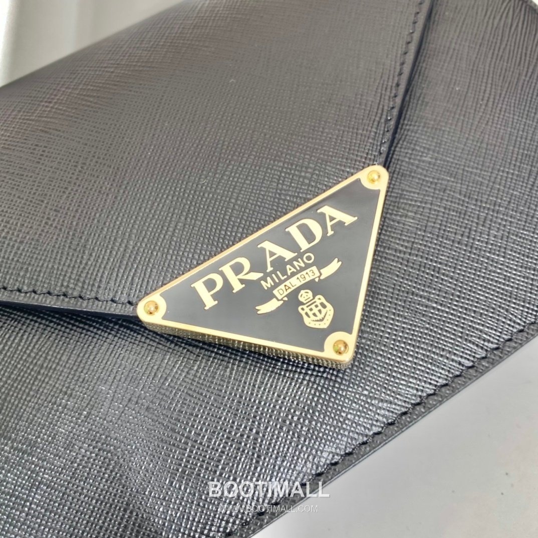Prada Saffiano Leather Flap Crossbody Bag with Enamel Triangle Logo 프라다 사피아노 레더 플랩 삼각로고 크로스백 1BD318 21.5cm 6