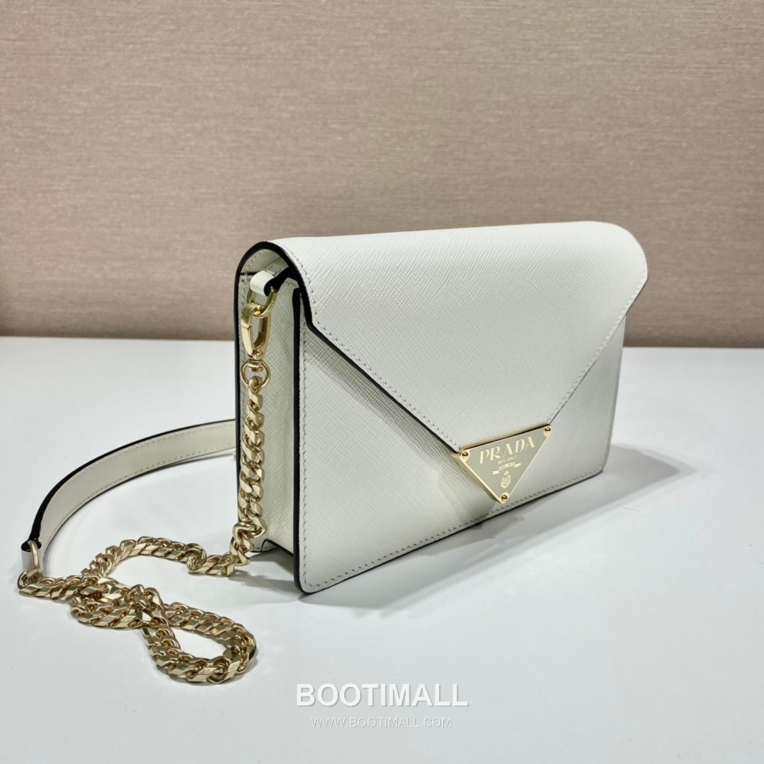 Prada Saffiano Leather Flap Crossbody Bag with Enamel Triangle Logo 프라다 사피아노 레더 플랩 삼각로고 크로스백 1BD318 21.5cm 3