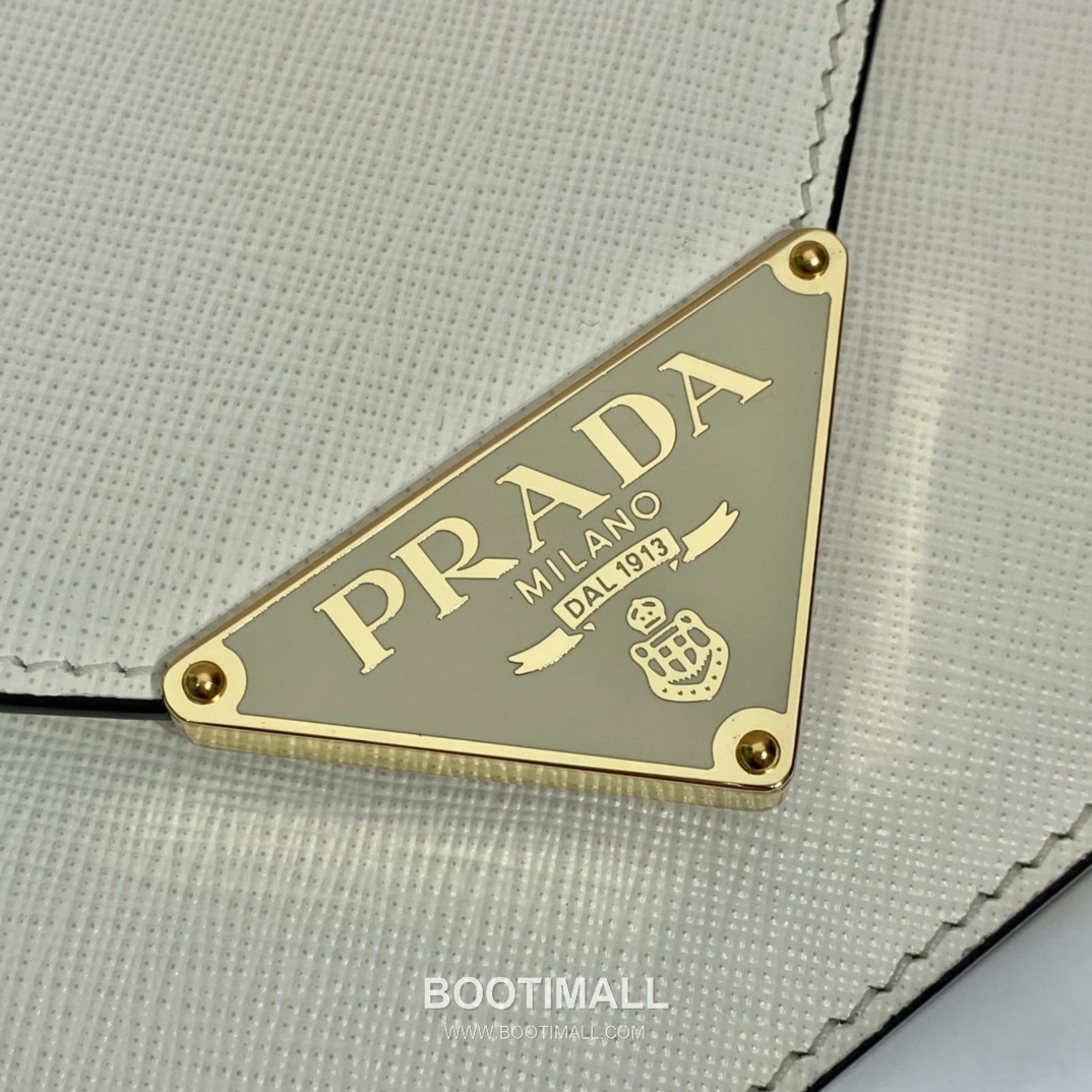 Prada Saffiano Leather Flap Crossbody Bag with Enamel Triangle Logo 프라다 사피아노 레더 플랩 삼각로고 크로스백 1BD318 21.5cm 6