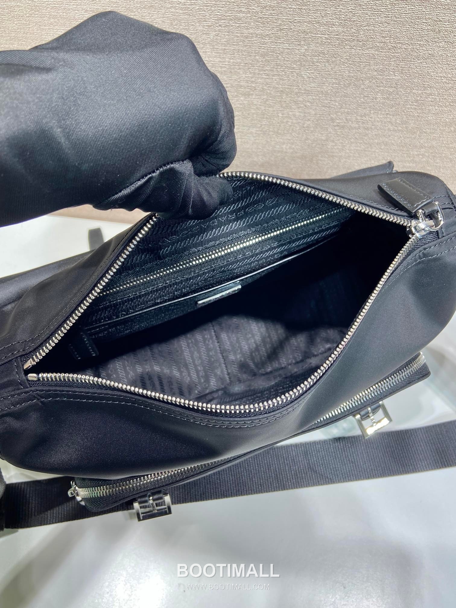 Prada Nylon Calfskin Messenger Bag with Flap Zip Pocket and Triangle Logo 프라다 나일론 카프스킨 플랩 지퍼포켓 삼각로고 메신저백 BD671B 30cm 8