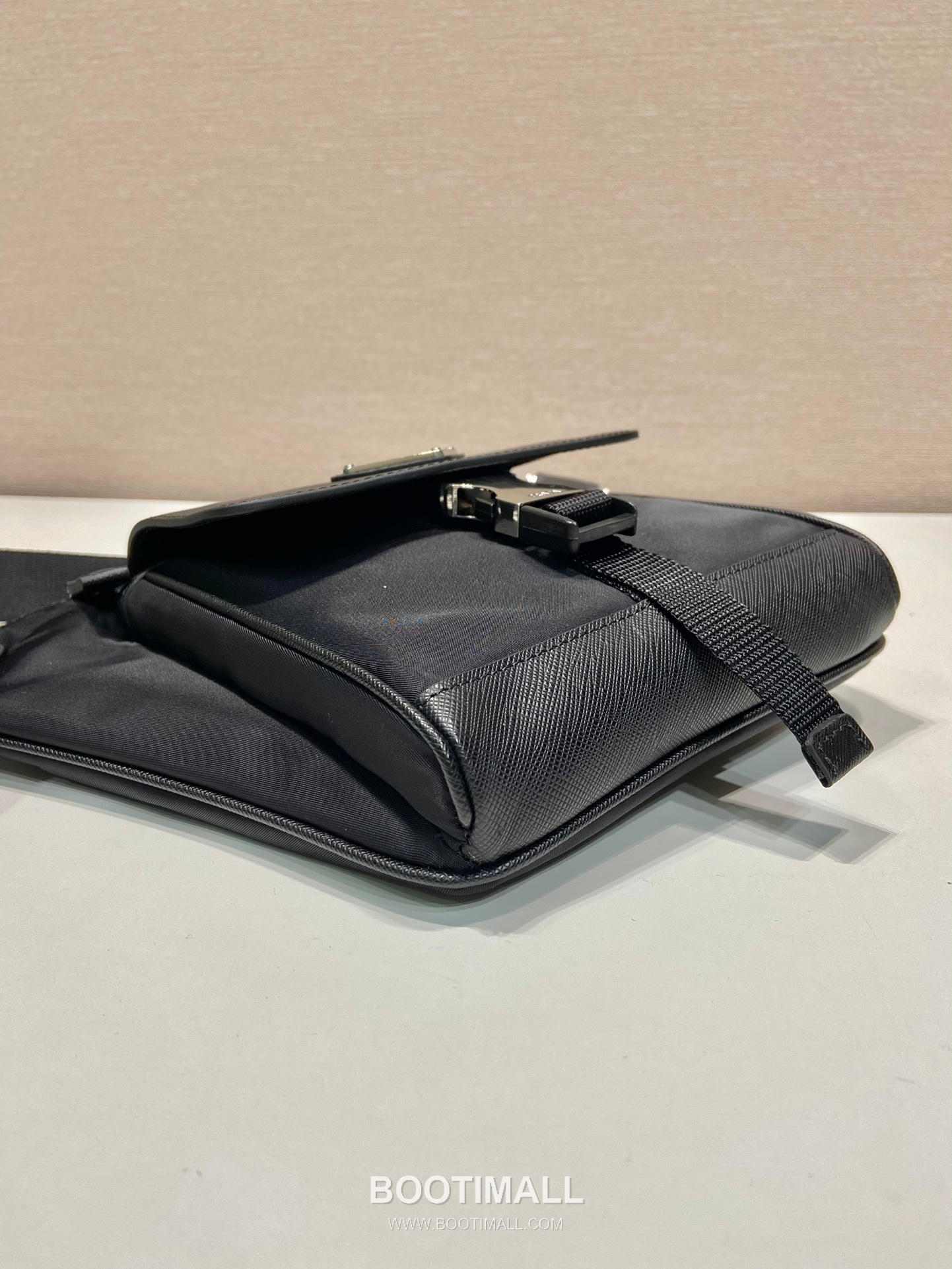 Prada Re-Nylon Saffiano Leather Crossbody Bag with Side Buckle Pocket 프라다 리나일론 사피아노 레더 사이드 버클 포켓 크로스백 2VH160 16cm 6