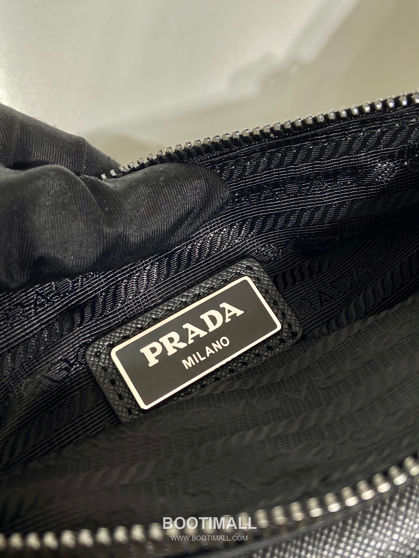 Prada Re-Nylon Saffiano Leather Crossbody Bag with Side Buckle Pocket 프라다 리나일론 사피아노 레더 사이드 버클 포켓 크로스백 2VH160 16cm 9