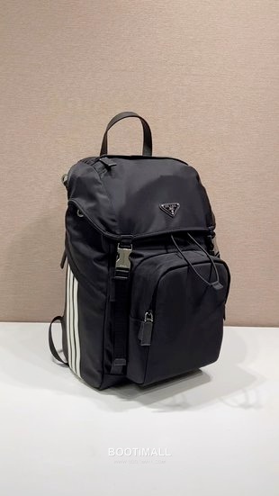 Prada Re-Nylon Saffiano Leather Backpack with Stripe Detail 프라다 리나일론 사피아노 레더 스트라이프 디테일 백팩 2VZ135 27cm 3