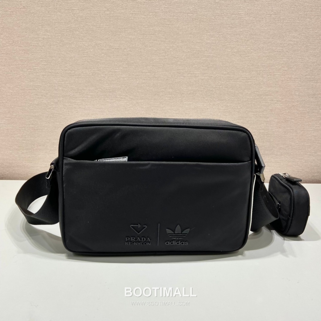 Prada Re-Nylon Saffiano Leather Backpack with Stripe Detail 프라다 리나일론 사피아노 레더 스트라이프 디테일 백팩 2VZ135 27cm 17