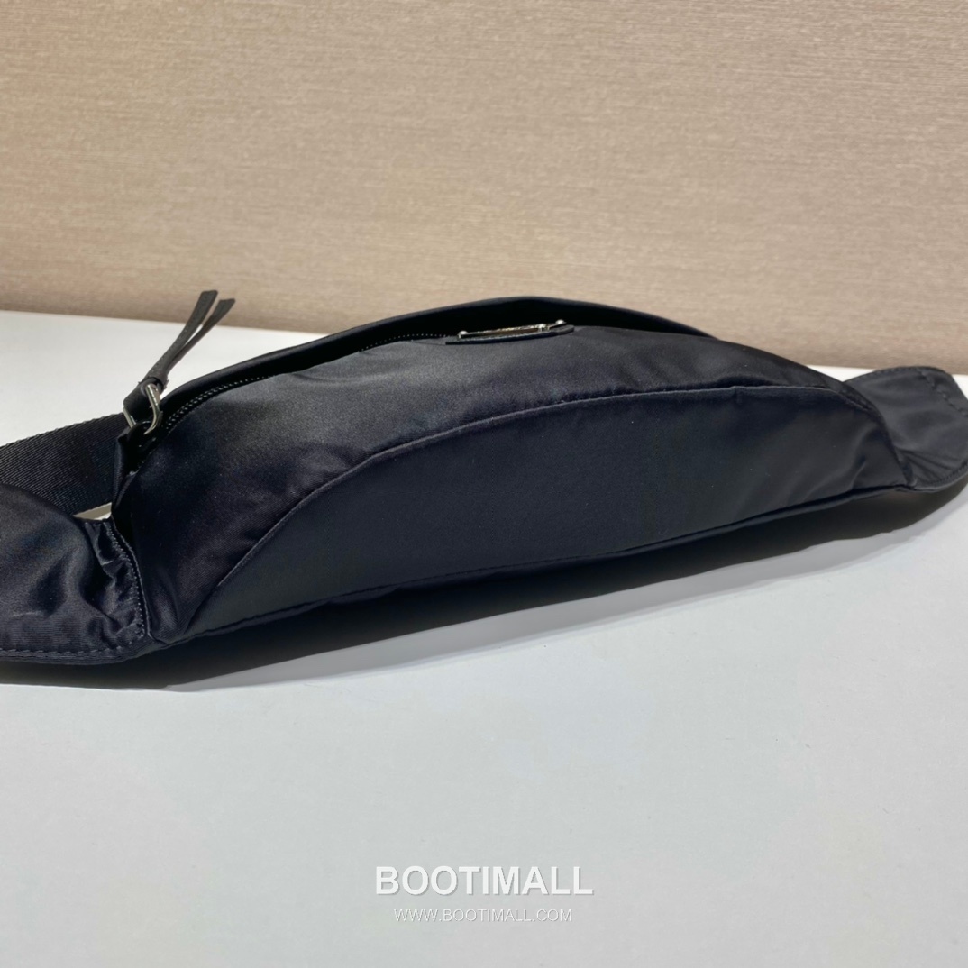 Prada Re-Nylon Saffiano Leather Waist Bag with Stripe Detail 프라다 리나일론 사피아노 레더 스트라이프 웨이스트백 2VL034 26cm 5