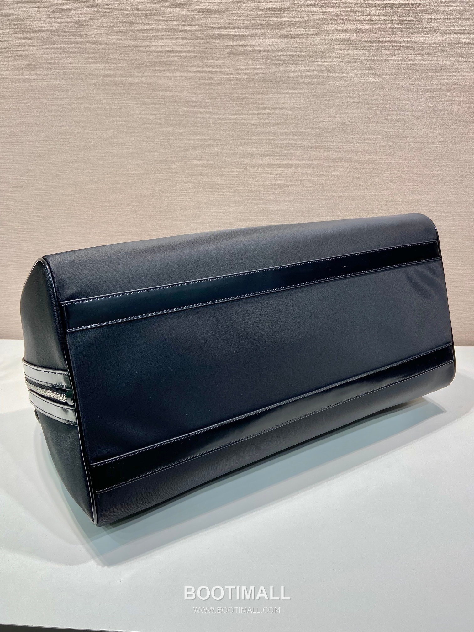 Prada Re-Nylon Travel Bag with Leather Trim and Triangle Logo 프라다 리나일론 레더 트림 삼각로고 트래블백 2VC018 50cm 10