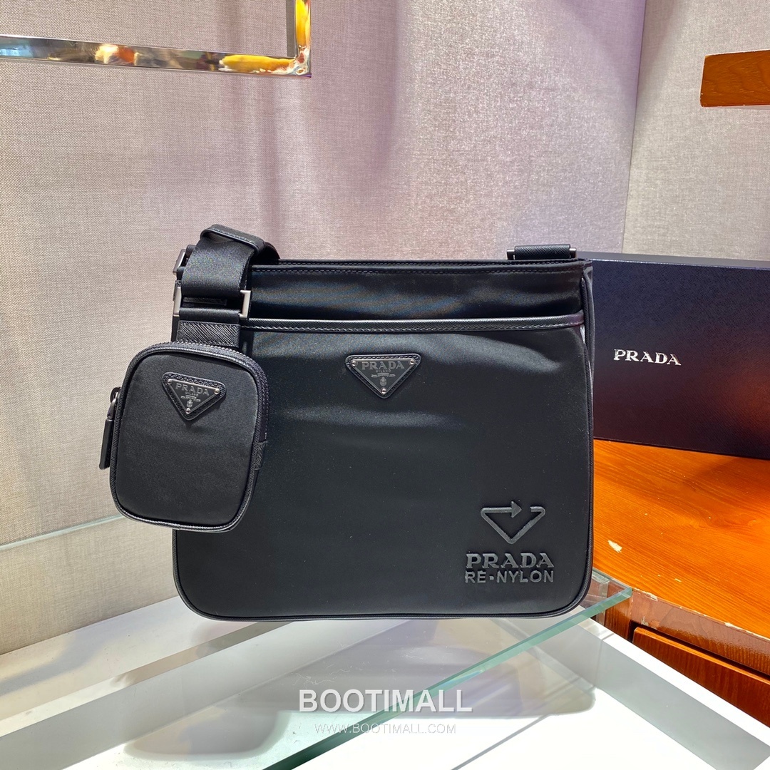 Prada Re-Nylon Crossbody Bag with Detachable Pouch and Triangle Logo 프라다 리나일론 탈부착 파우치 삼각로고 크로스백 2VH118 28cm 1