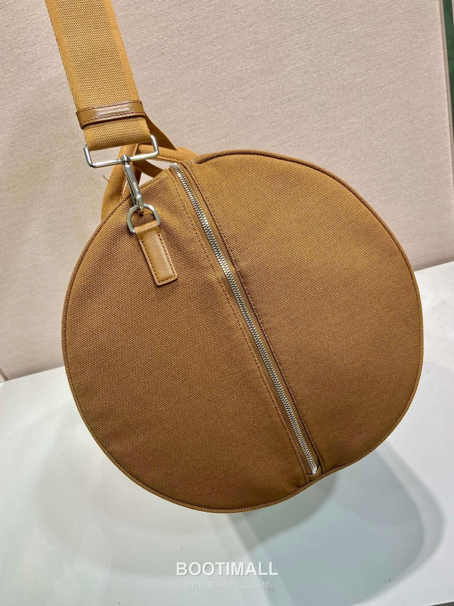 Prada Canvas Leather Travel Bag with Embroidered Logo and Detachable Strap 프라다 캔버스 레더 자수로고 탈부착 스트랩 트래블백 2VC051 53cm 5