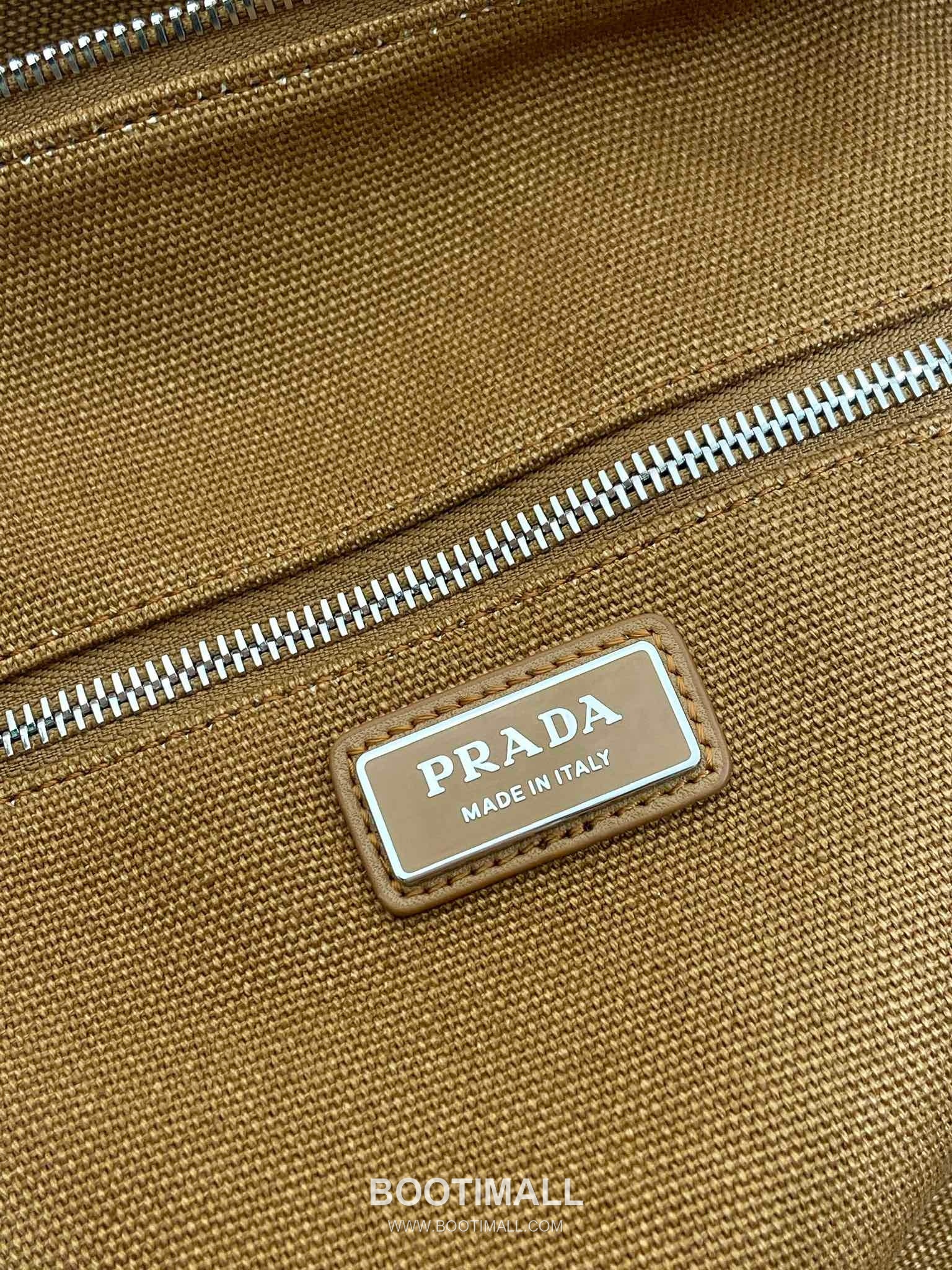 Prada Canvas Leather Travel Bag with Embroidered Logo and Detachable Strap 프라다 캔버스 레더 자수로고 탈부착 스트랩 트래블백 2VC051 53cm 9