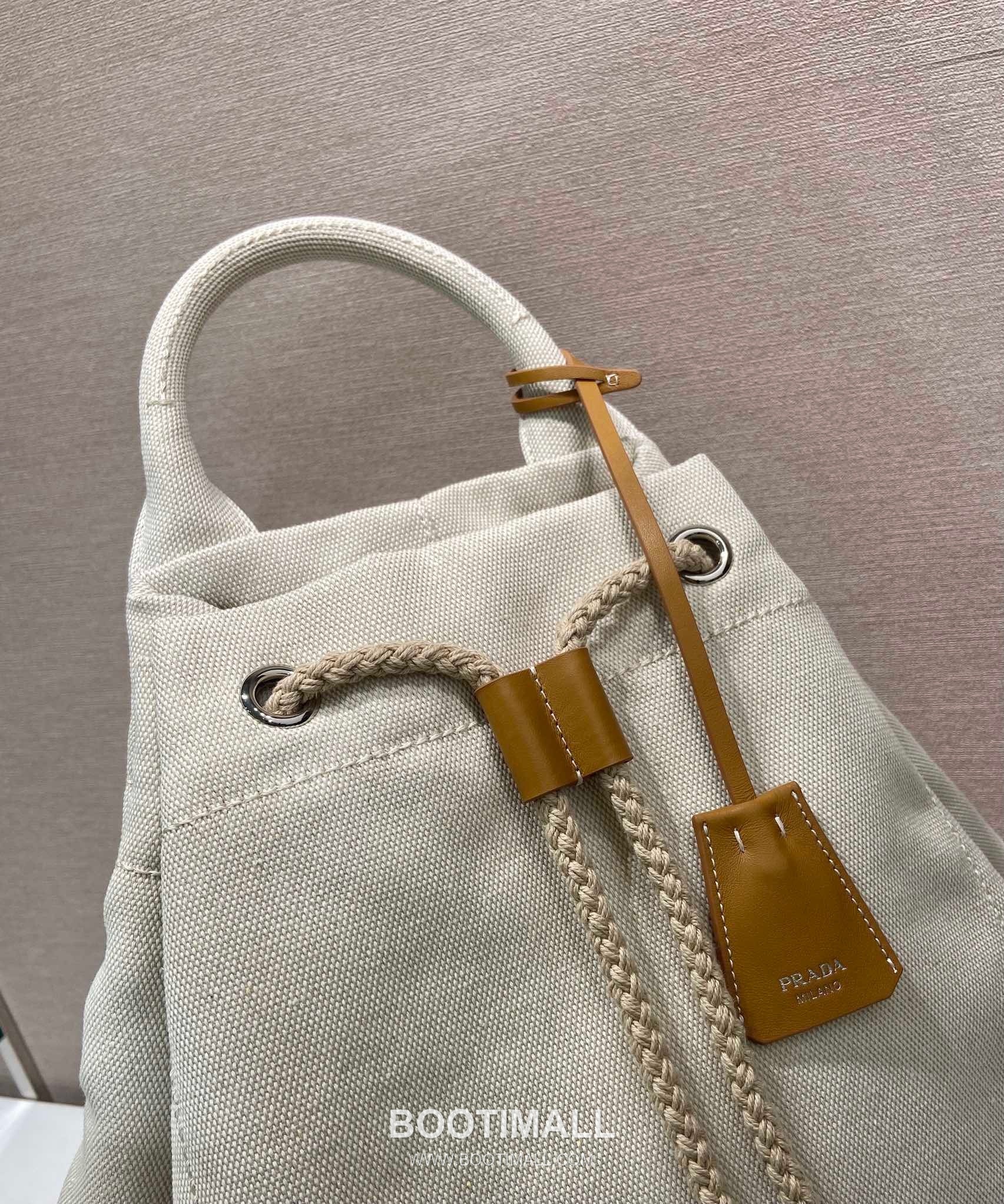 Prada Linen Blend Drawstring Travel Bag with Leather Trim and Logo 프라다 린넨 혼방 드로스트링 레더 트림 로고 트래블백 2VY011 34cm 6