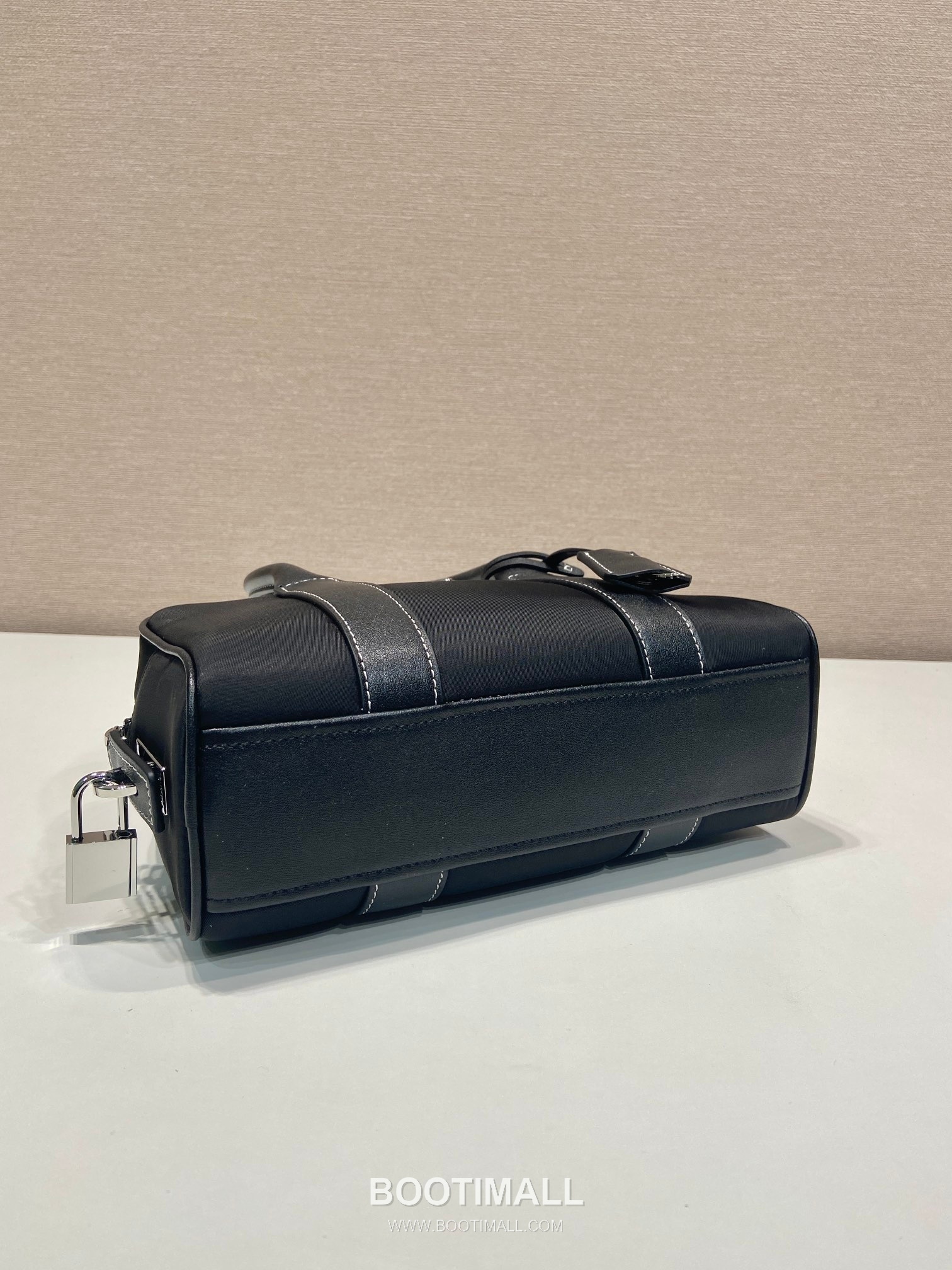 Prada Nylon Calfskin Boston Bag with Lock Detail and Triangle Logo 프라다 나일론 카프스킨 락 디테일 삼각로고 보스턴백 1BG846 24cm 6