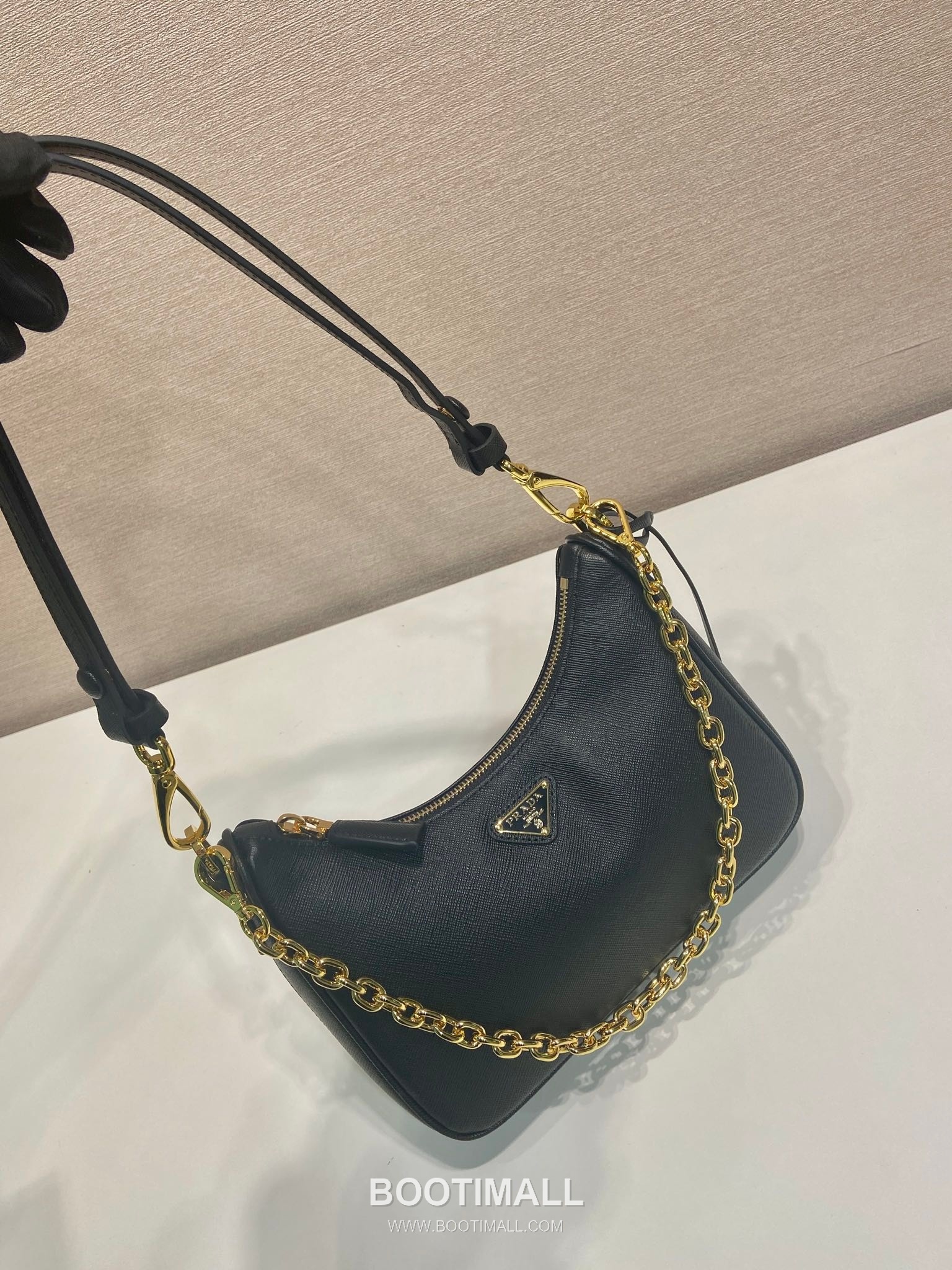Prada Saffiano Leather Hobo Bag with Chain Strap and Triangle Logo 프라다 사피아노 레더 체인 스트랩 삼각로고 호보백 1BC204 22cm 3
