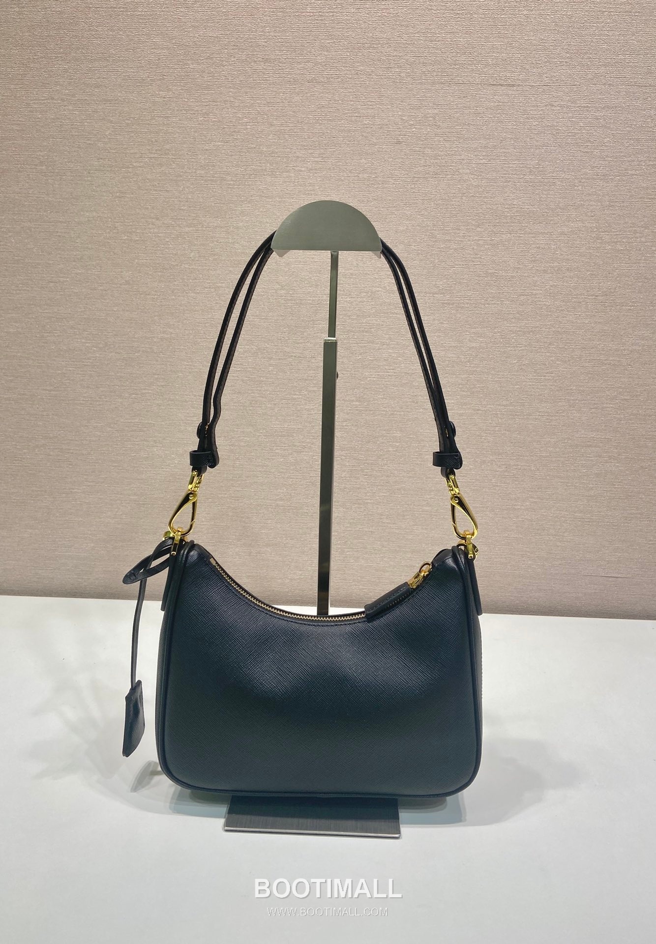 Prada Saffiano Leather Hobo Bag with Chain Strap and Triangle Logo 프라다 사피아노 레더 체인 스트랩 삼각로고 호보백 1BC204 22cm 4