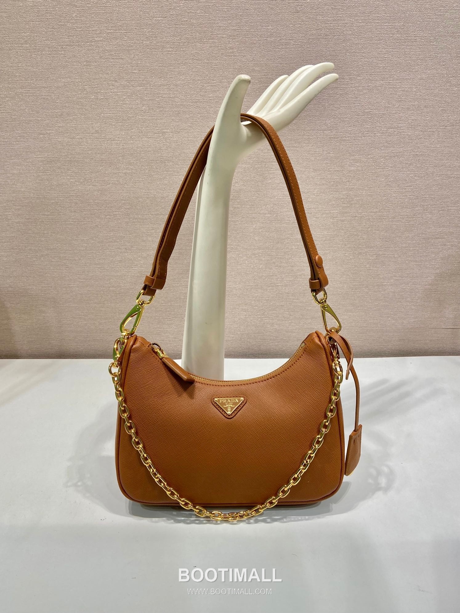 Prada Saffiano Leather Hobo Bag with Chain Strap and Triangle Logo 프라다 사피아노 레더 체인 스트랩 삼각로고 호보백 1BC204 22cm 1