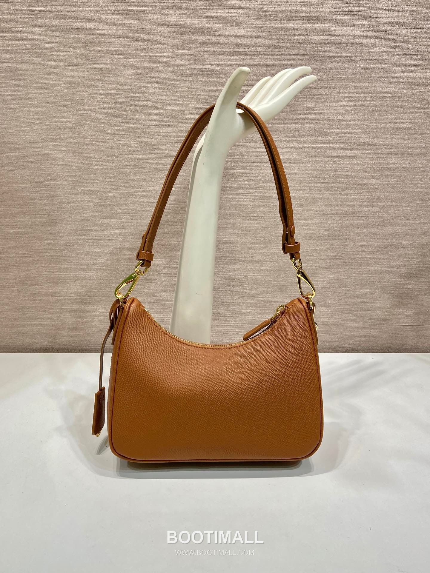 Prada Saffiano Leather Hobo Bag with Chain Strap and Triangle Logo 프라다 사피아노 레더 체인 스트랩 삼각로고 호보백 1BC204 22cm 4