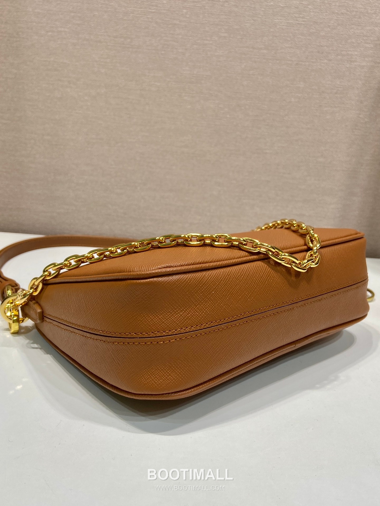 Prada Saffiano Leather Hobo Bag with Chain Strap and Triangle Logo 프라다 사피아노 레더 체인 스트랩 삼각로고 호보백 1BC204 22cm 5