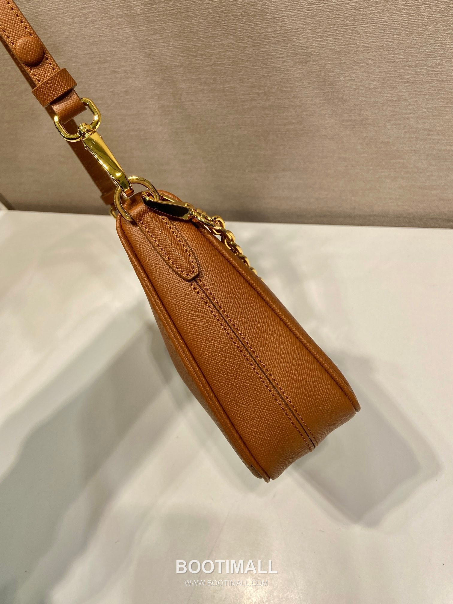 Prada Saffiano Leather Hobo Bag with Chain Strap and Triangle Logo 프라다 사피아노 레더 체인 스트랩 삼각로고 호보백 1BC204 22cm 6