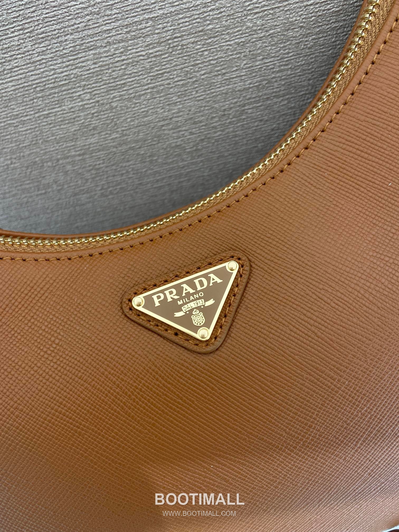 Prada Saffiano Leather Hobo Bag with Chain Strap and Triangle Logo 프라다 사피아노 레더 체인 스트랩 삼각로고 호보백 1BC204 22cm 7
