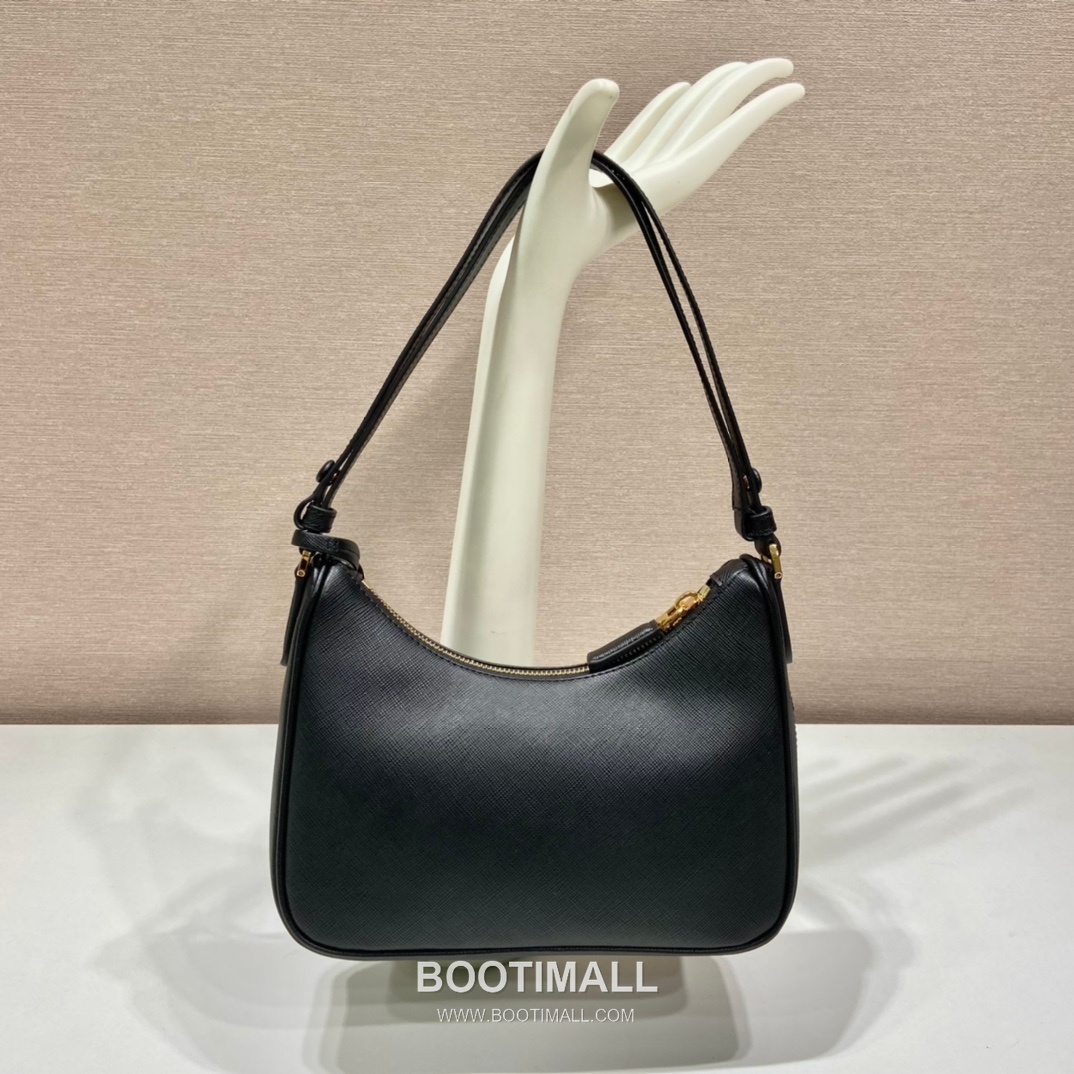 Prada Saffiano Leather Hobo Bag with Adjustable Strap and Multi Carry Design 프라다 사피아노 레더 멀티 스트랩 삼각로고 호보백 1BC204B 23cm 4