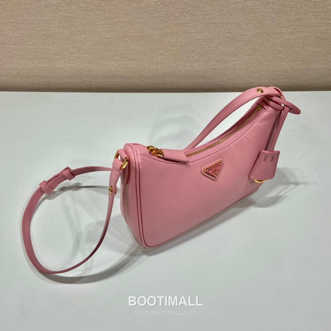 Prada Saffiano Leather Hobo Bag with Adjustable Strap and Multi Carry Design 프라다 사피아노 레더 멀티 스트랩 삼각로고 호보백 1BC204B 23cm 3
